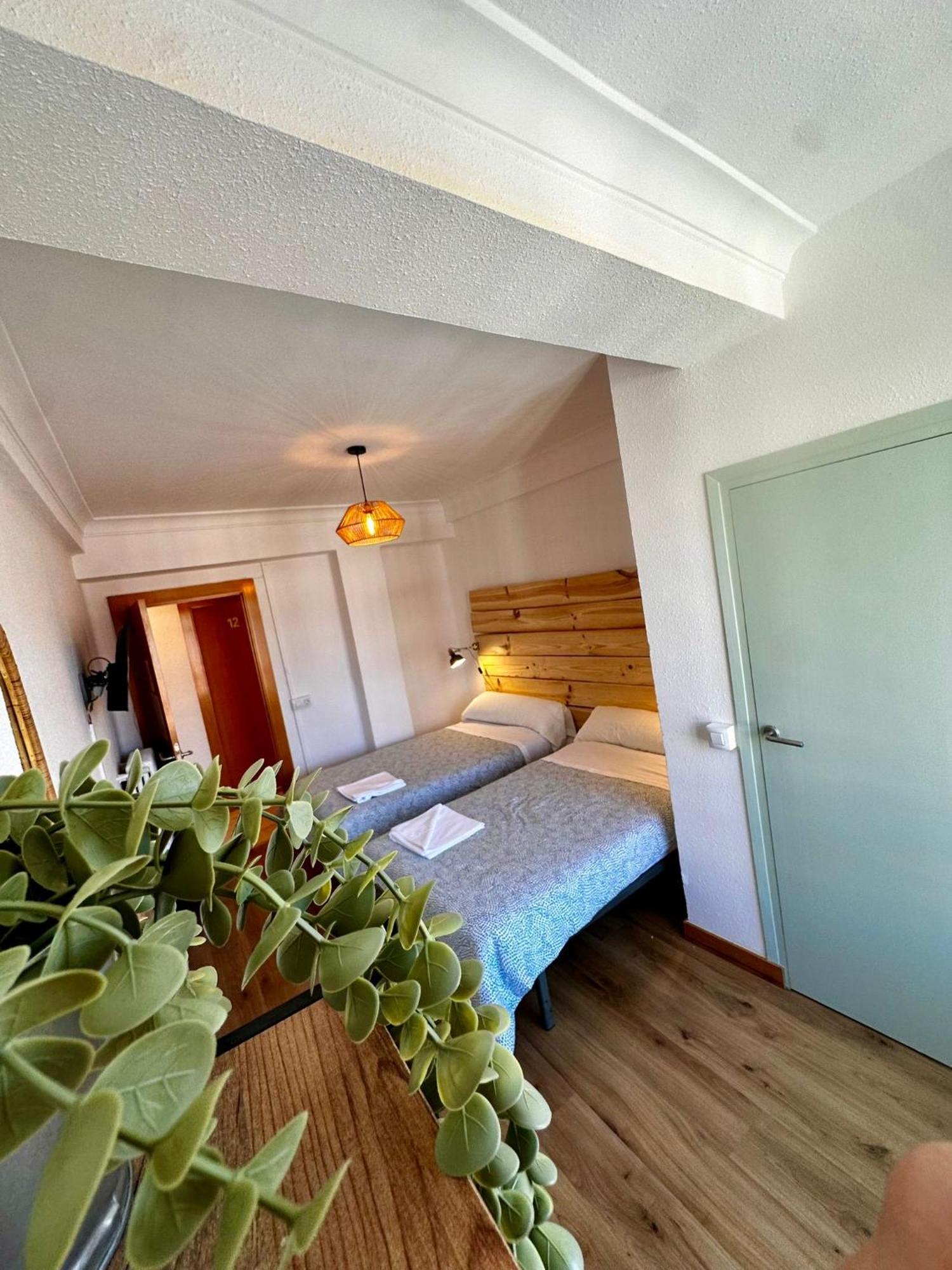 Hostal Atuaire Home En El Centro De Burgo Exterior foto